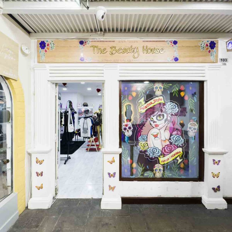 THE BEAUTY HOUSE